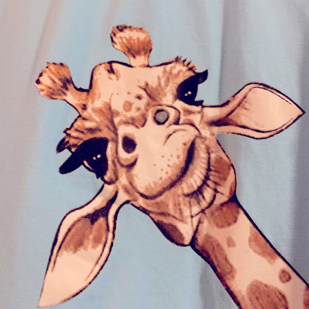 Women’s fun print giraffe shirt